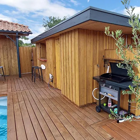Belle Maison Avec Piscine Nyaraló